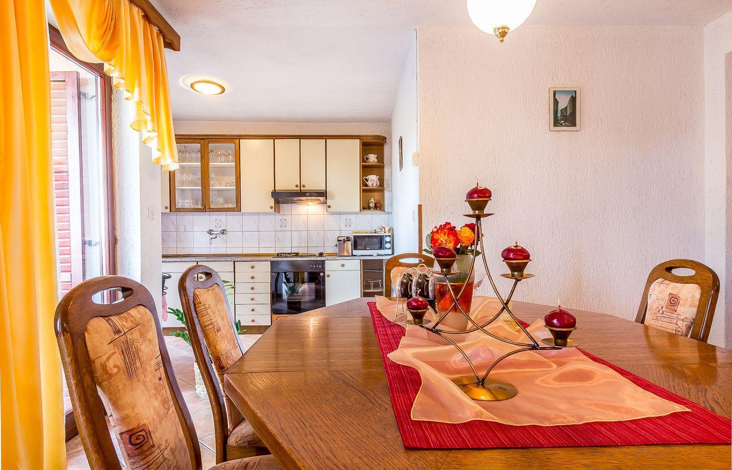 Ferienwohnung Mit Wlan, Klima, Parkplatz, Grill Und Grossem Garten Zum Fussball Spielen Gajana Dış mekan fotoğraf